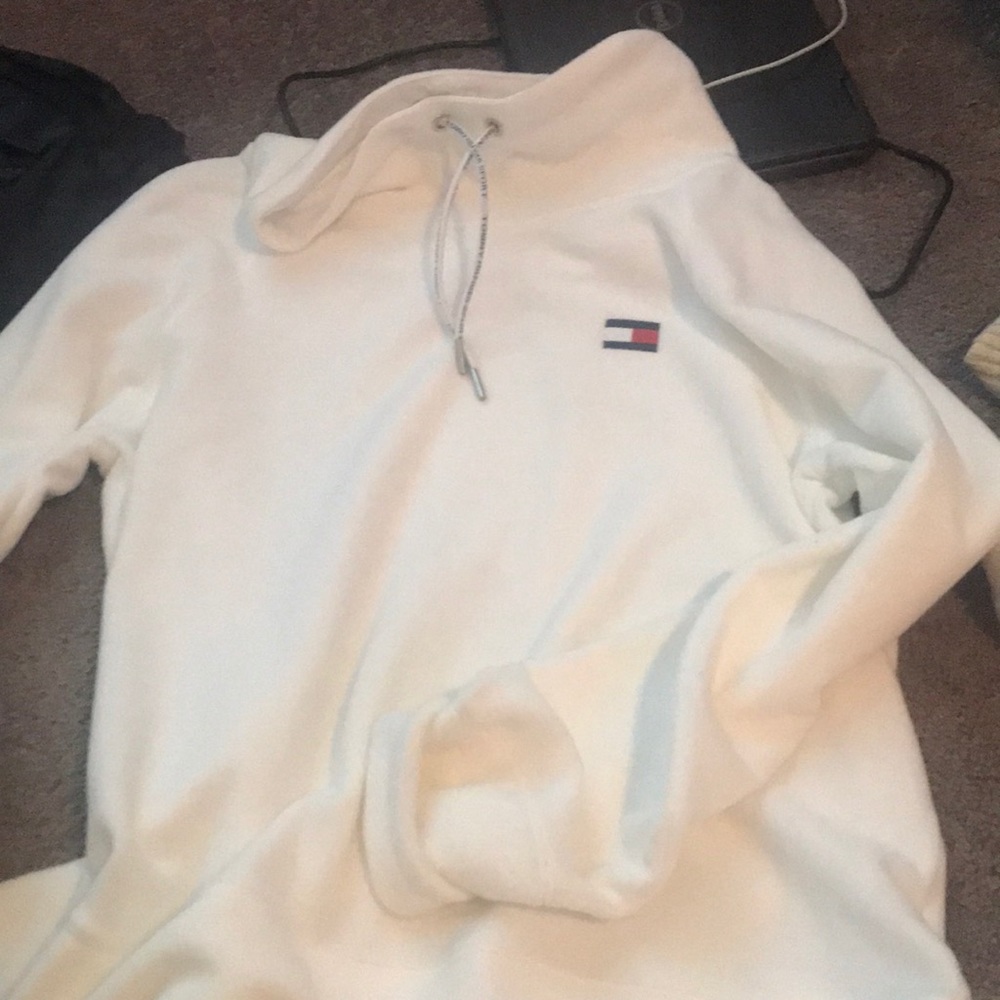 Tommy Hilfiger White Brand New Hoodie With No Hood Gem